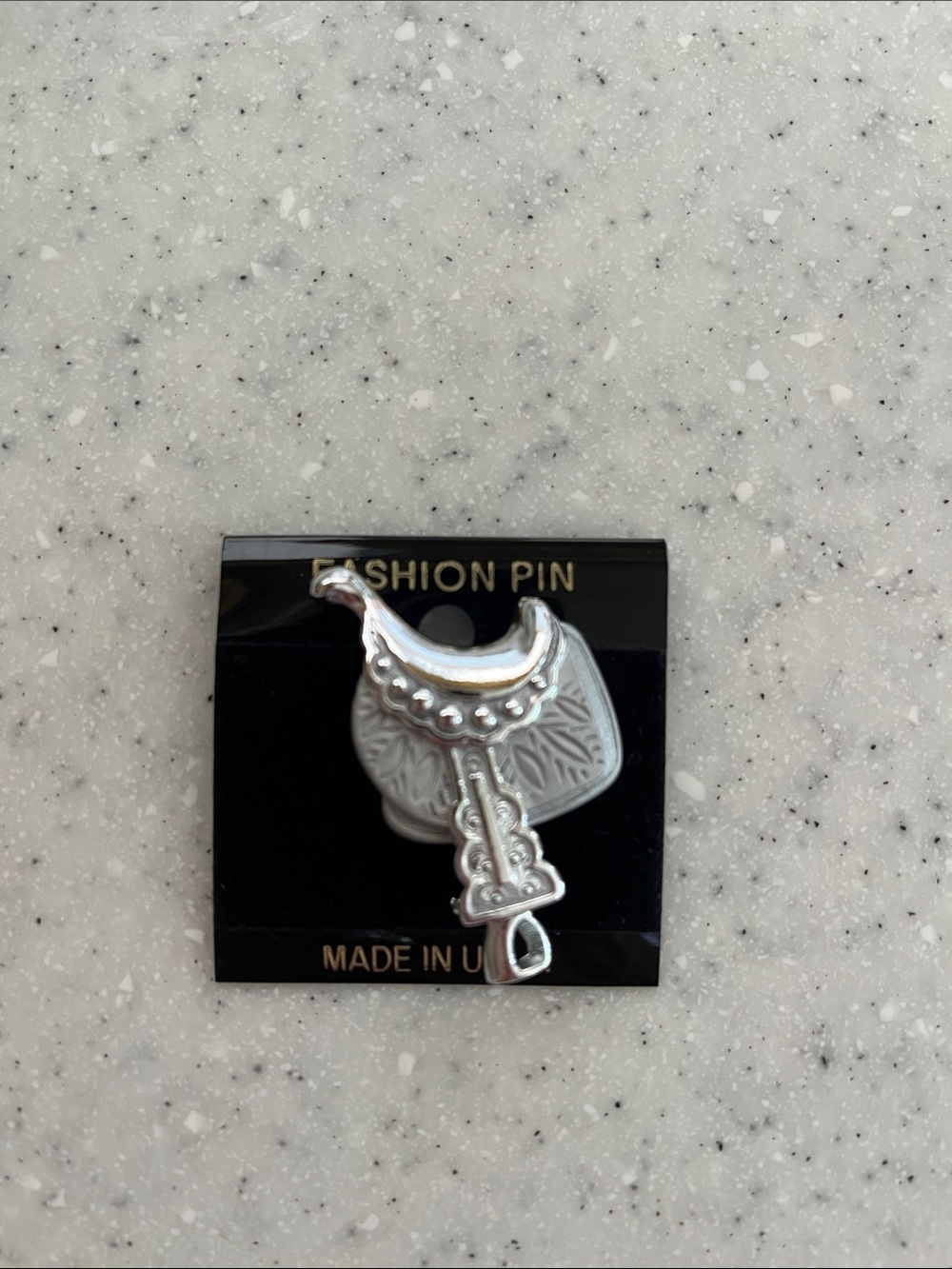 Vtg Western SADDLE Lapel Pin Brooch Silver Tone Cowboy Cowgirl Rodeo NOS USA